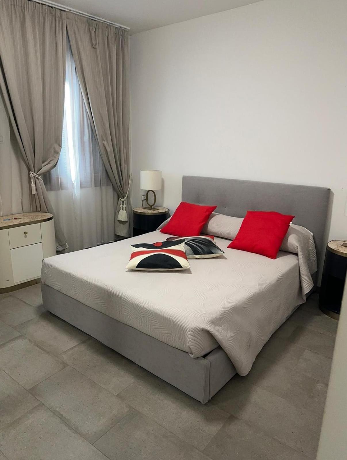 Apartamento With Private Courtyard